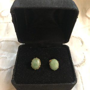 Vintage 18K Green Oval Jade Cabochon Earrings
